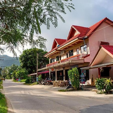 Baan Kai Hostel Baan Khai Екстериор снимка