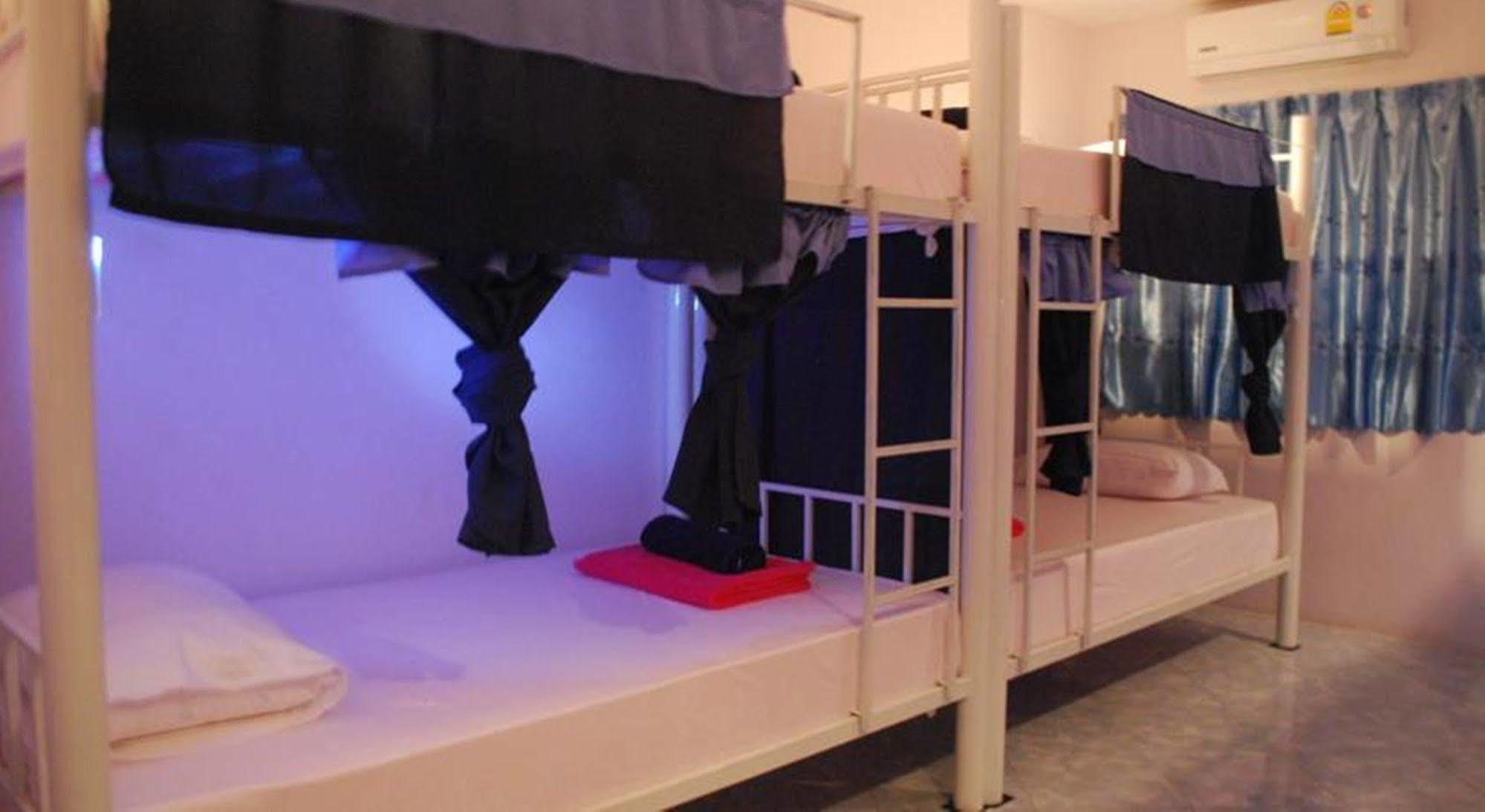Baan Kai Hostel Baan Khai Екстериор снимка