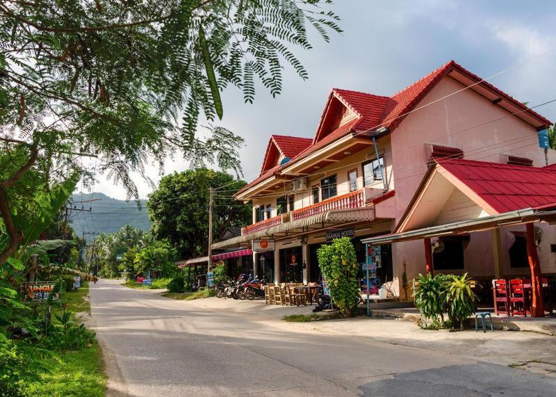 Baan Kai Hostel Baan Khai Екстериор снимка